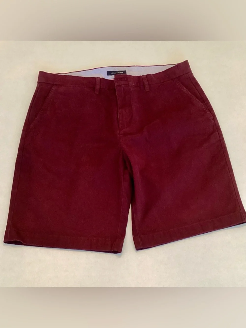 Tommy Hilfiger Chino Shorts Men's 34 Burgundy Maroon Classic Fit Stretch